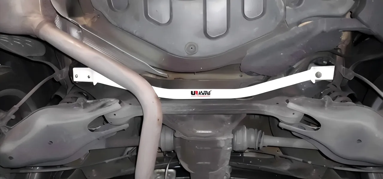 以安全为主要的底盘加强品牌:Ultra Racing